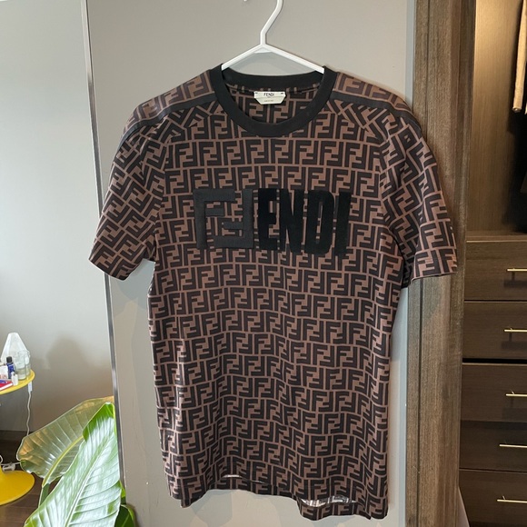 Fendi double F T-shirt. Like new, warn twice. Receipts if required. - Picture 2 of 2